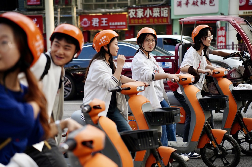 提升暑期出行体验：共享电单车需做好精细化管理新闻配图