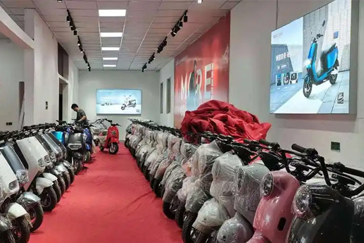 卖不动的电动车，还可以靠这种方式赚钱！新闻配图