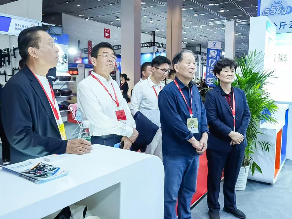 无锡电动车展会 (2).png